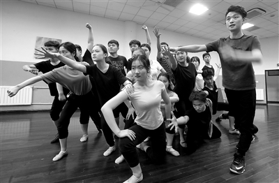 说明: http://paper.jyb.cn/zgjyb/images/2018-12/25/09/878078_zhangp_1545620124351_b.jpg